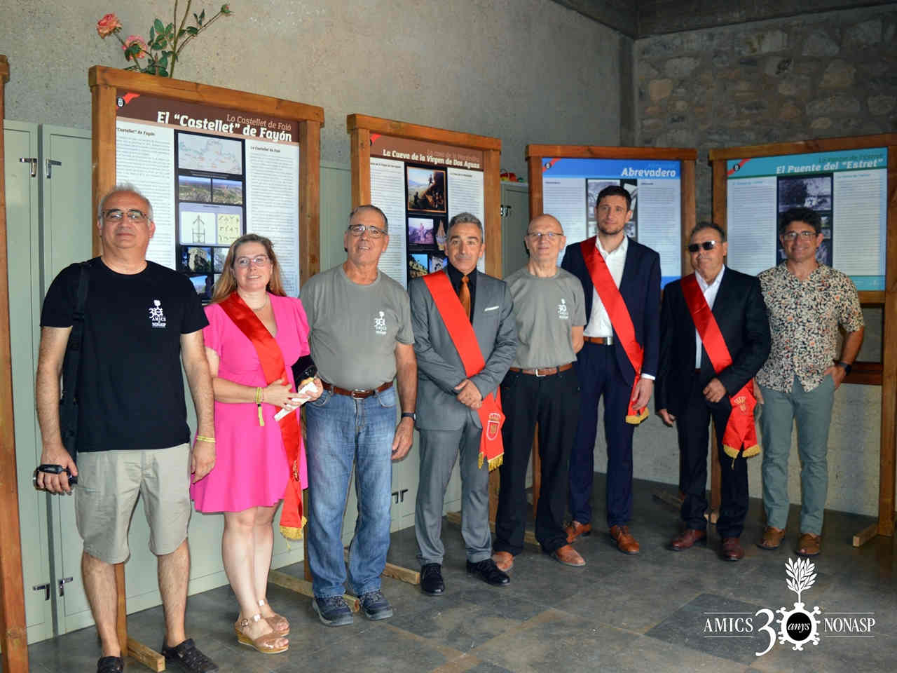 01……… Exposició